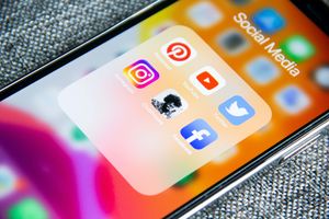 How to Stay Up to Date with the Latest Social Media Trends